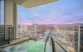 Romance Phenthouse At Palms Place